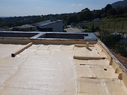 Nyitott cellás fújt szigetelés profi kivitelezéssel