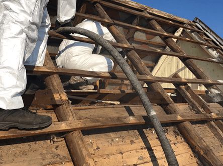 Padlástér szigetelés fújható purhab segítségével